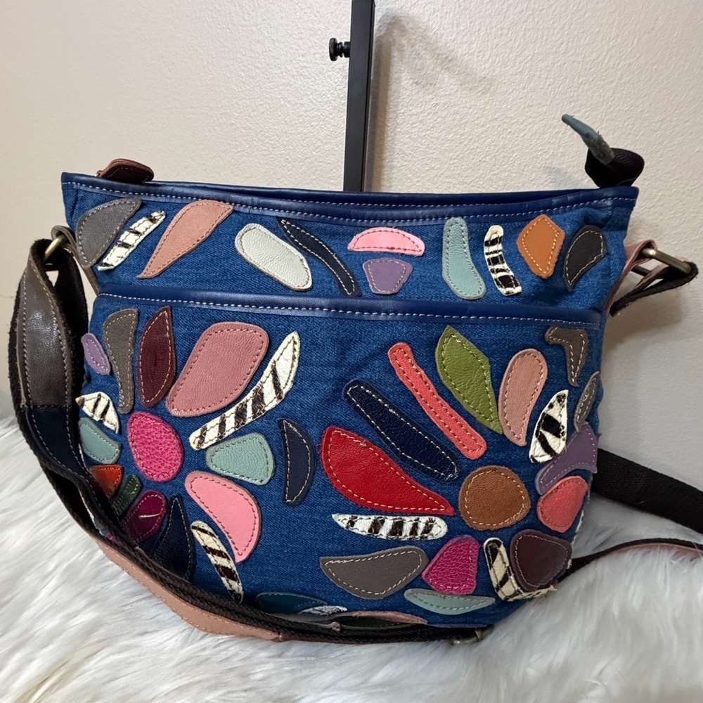 Ameri Leather Multicolor Striped Crossbody Bag - Picture 3 of 11